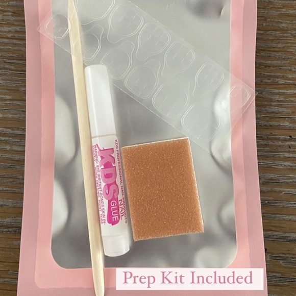 White with Gold Flakes Press-On Nails - Picture 3 of 5